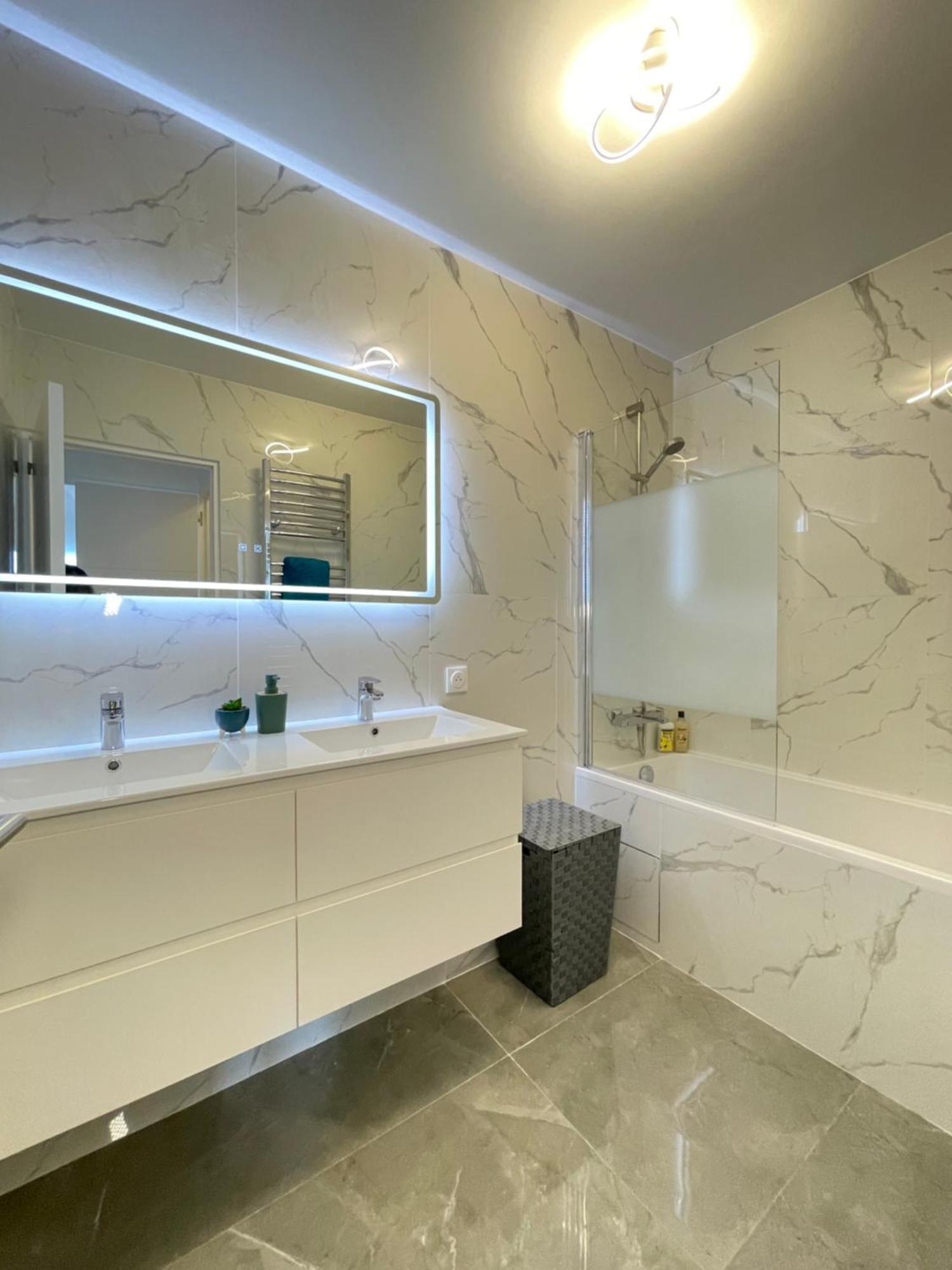 Paris Pantin Magnifique Appartement 4 Pieces De 108M2 Avec 2 Parking Interieur - Tres Cosy Pour 1 A 12 Personnes - Entierement Refait A Neuf Entire Apartment Luxurious And Warm - Pantin Paris 19 Eme Free Wifi Gratuit Εξωτερικό φωτογραφία